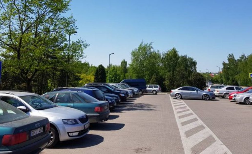 Naujai pastatyti ženklai keičia miestelėnų įpročius