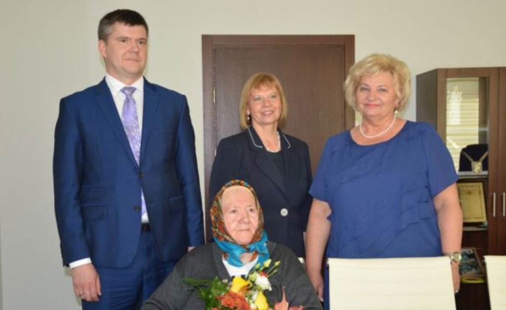 Apdovanota Marijampolės savivaldybės daugiavaikė motina Angelė Meilutė Miežlaiškienė