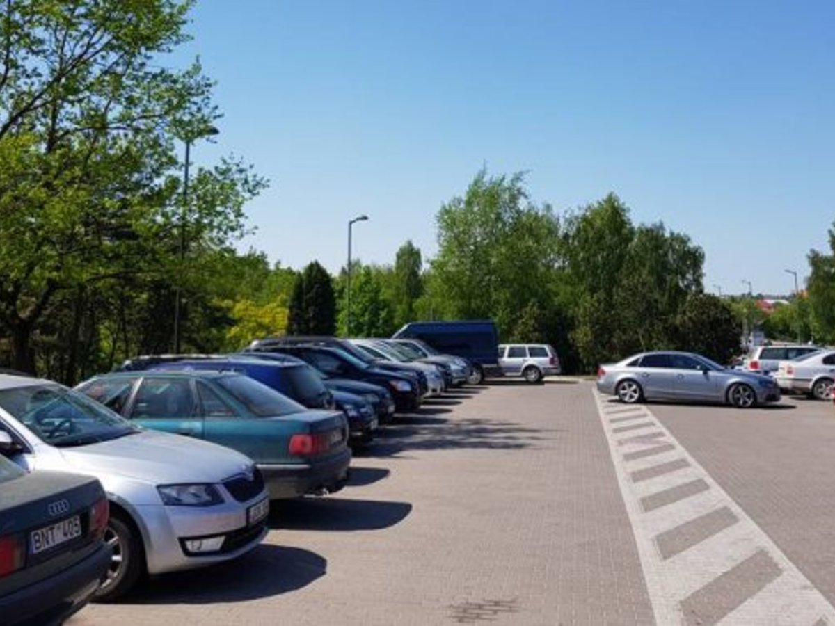 Naujai pastatyti ženklai keičia miestelėnų įpročius