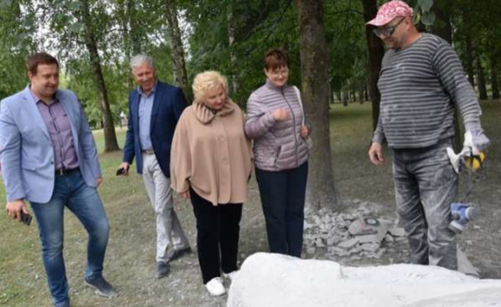 Poezijos parke - tarptautinis skulptorių pleneras „Šiuolaikinė poezija“