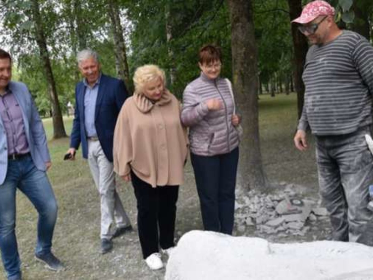 Poezijos parke - tarptautinis skulptorių pleneras „Šiuolaikinė poezija“