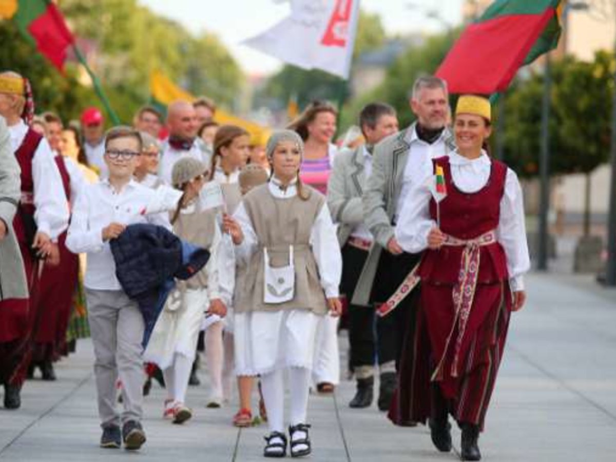Pakiliai paminėta šimtmečio Valstybės diena