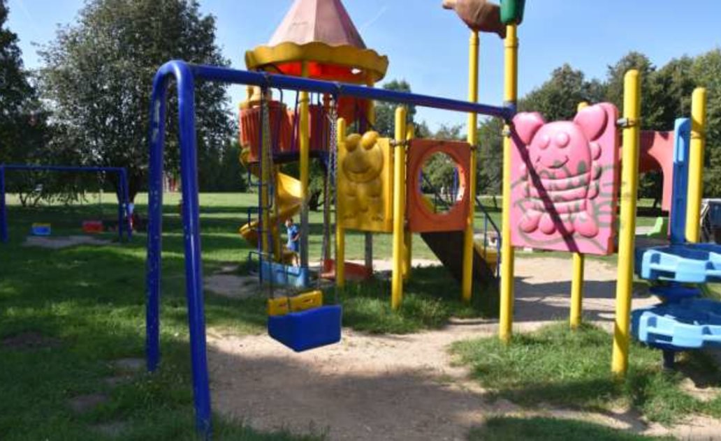 Susirūpinta mažųjų gyventojų saugumu – tvarkomos žaidimų aikštelės