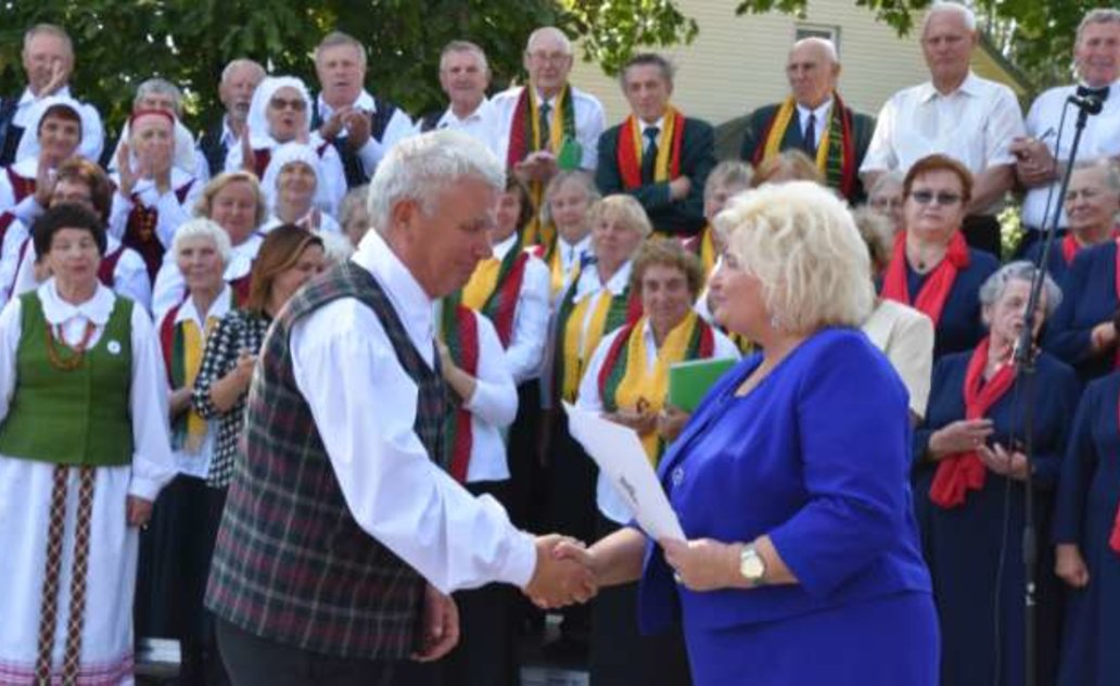 Juodojo kaspino ir Baltijos kelio dieną Marijampolėje - skambus tremtinių chorų sambūris