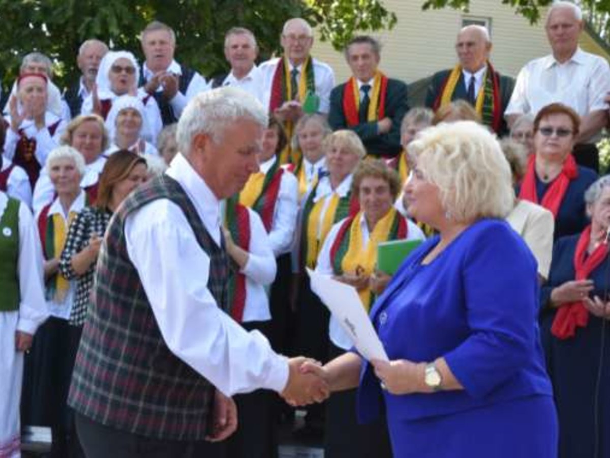 Juodojo kaspino ir Baltijos kelio dieną Marijampolėje - skambus tremtinių chorų sambūris