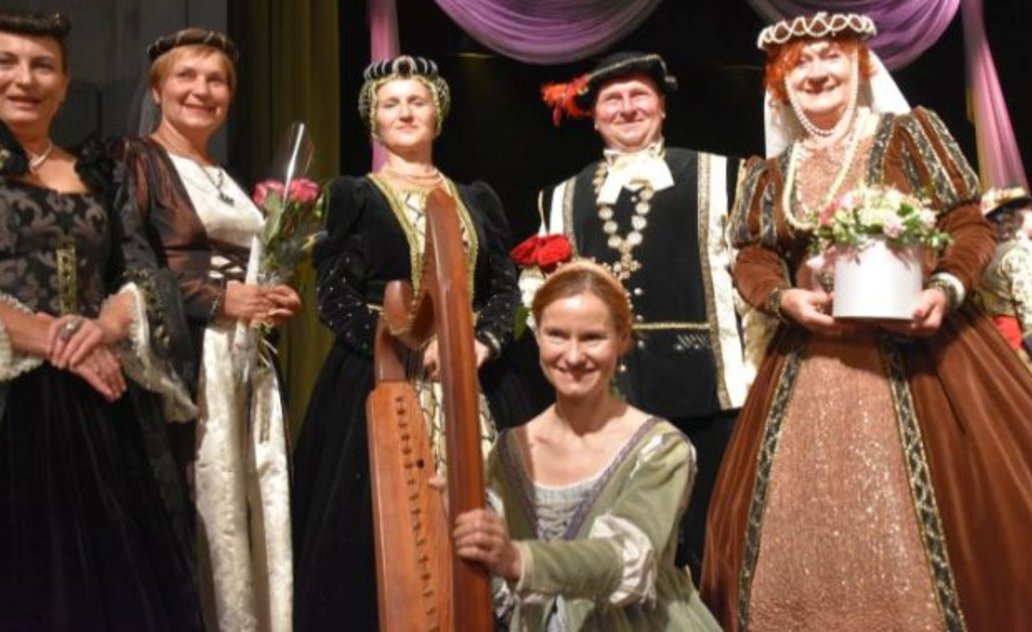 Marijampoliečius žavėjo respublikinis istorinio šokio festivalis „Iš Kvietiškio dvaro – į...