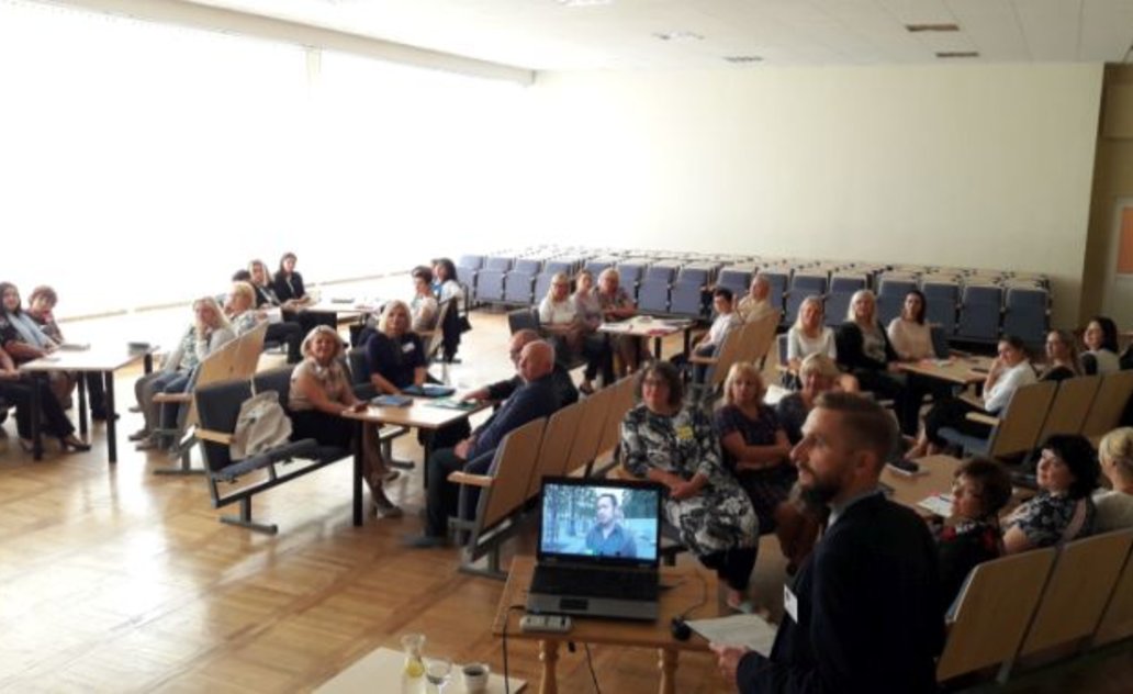 Mokytojai mokėsi, kaip mokiniams skiepyti socialinę pilietinę veiklą 
