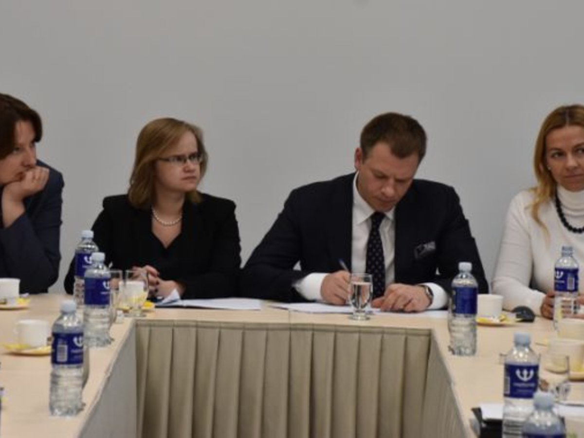 Finansų ministras bendravo su Marijampolės regiono merais ir verslininkais