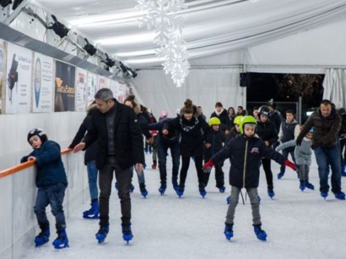 Marijampoliečiai visą žiemą galės džiaugtis nemokama ledo arena miesto centre