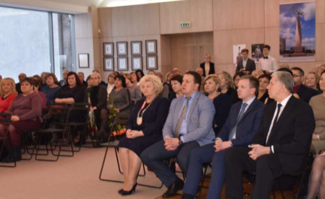 Šventinė popietė - su apdovanojimais ir Kalėda