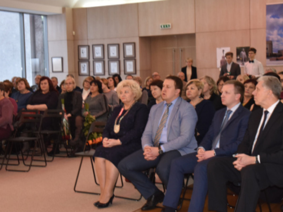 Šventinė popietė - su apdovanojimais ir Kalėda