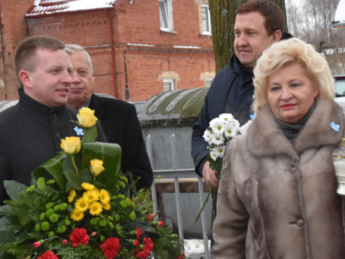Laisvės gynėjų diena Marijampolėje: pagarba žuvusiems,  atminimo laužai, skambančios Laisvės dainos
