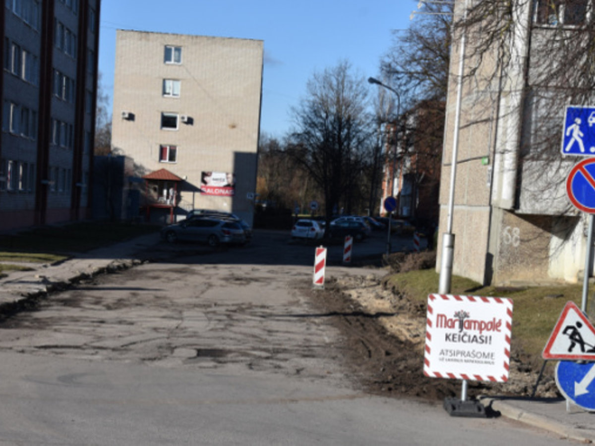 Pradėti rekonstravimo darbai R. Juknevičiaus gatvėje