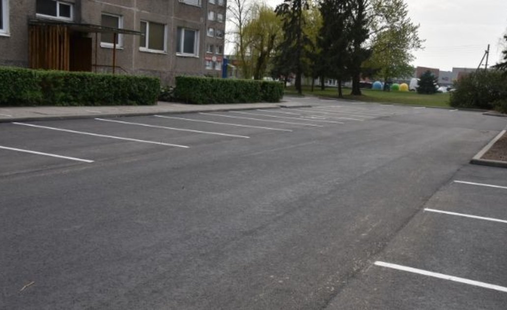 Sutvarkyta dar viena automobilių stovėjimo aikštelė Marijampolėje