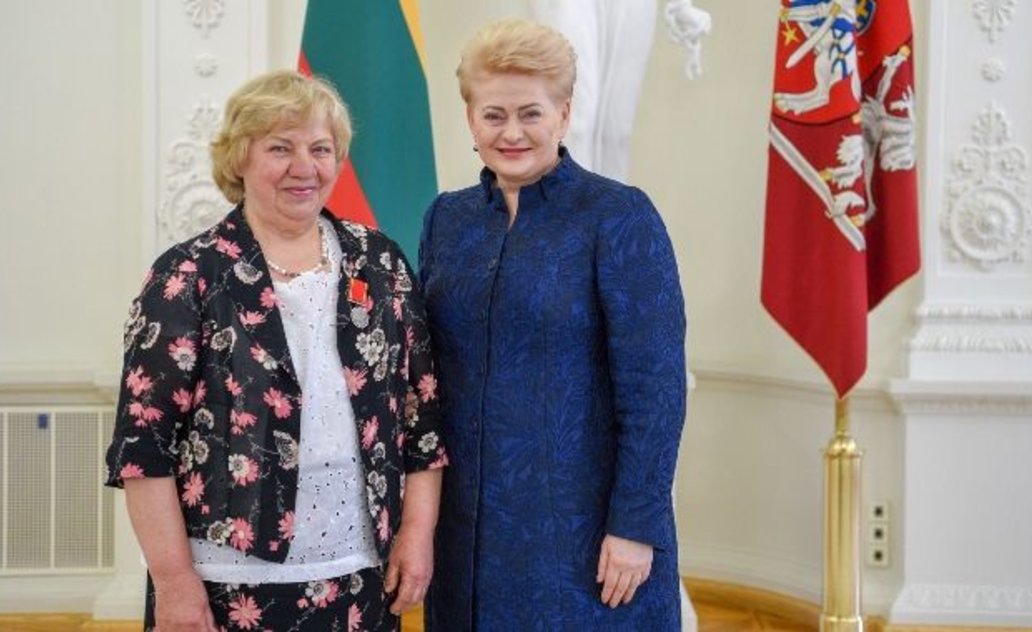 Marijampolietei Petronėlei Onai Liorentienei - Prezidentės apdovanojimas už puikius vaikus