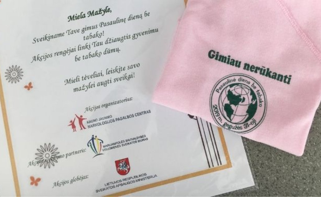 Marijampolės ligoninėje gimusiai mažylei - marškinėliai „Gimiau nerūkanti“