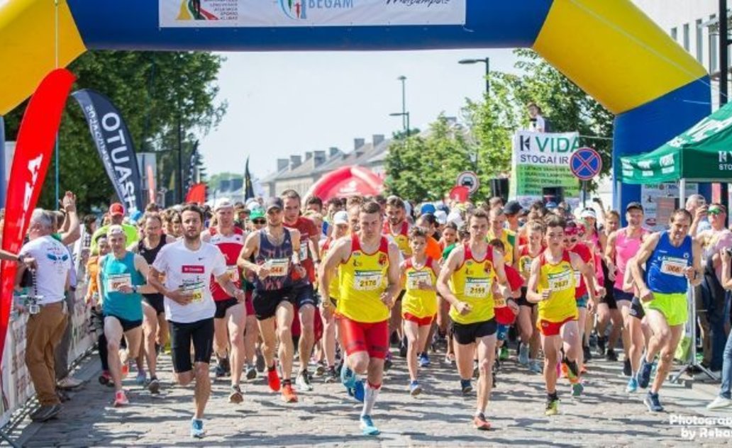 Jau šeštąjį kartą tūkstantinė minia bėgo už Marijampolę