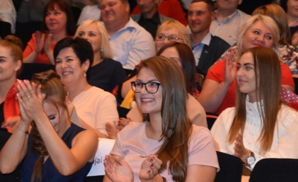 Sūduvos gimnazija išleido 42-ąją abiturientų laidą