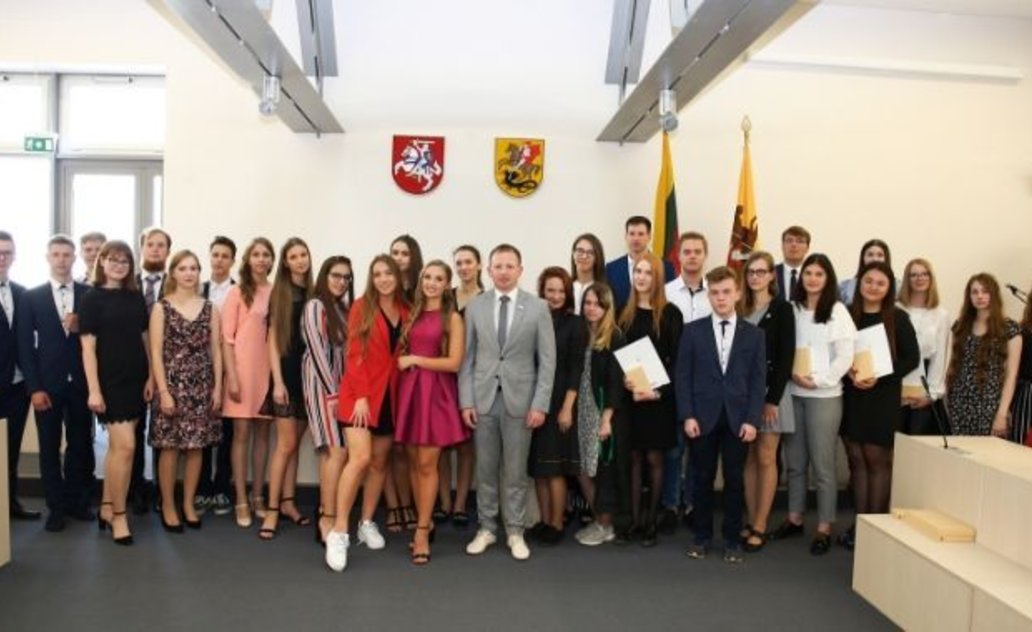 Į naują gyvenimo etapą –  su šimtukais bagaže