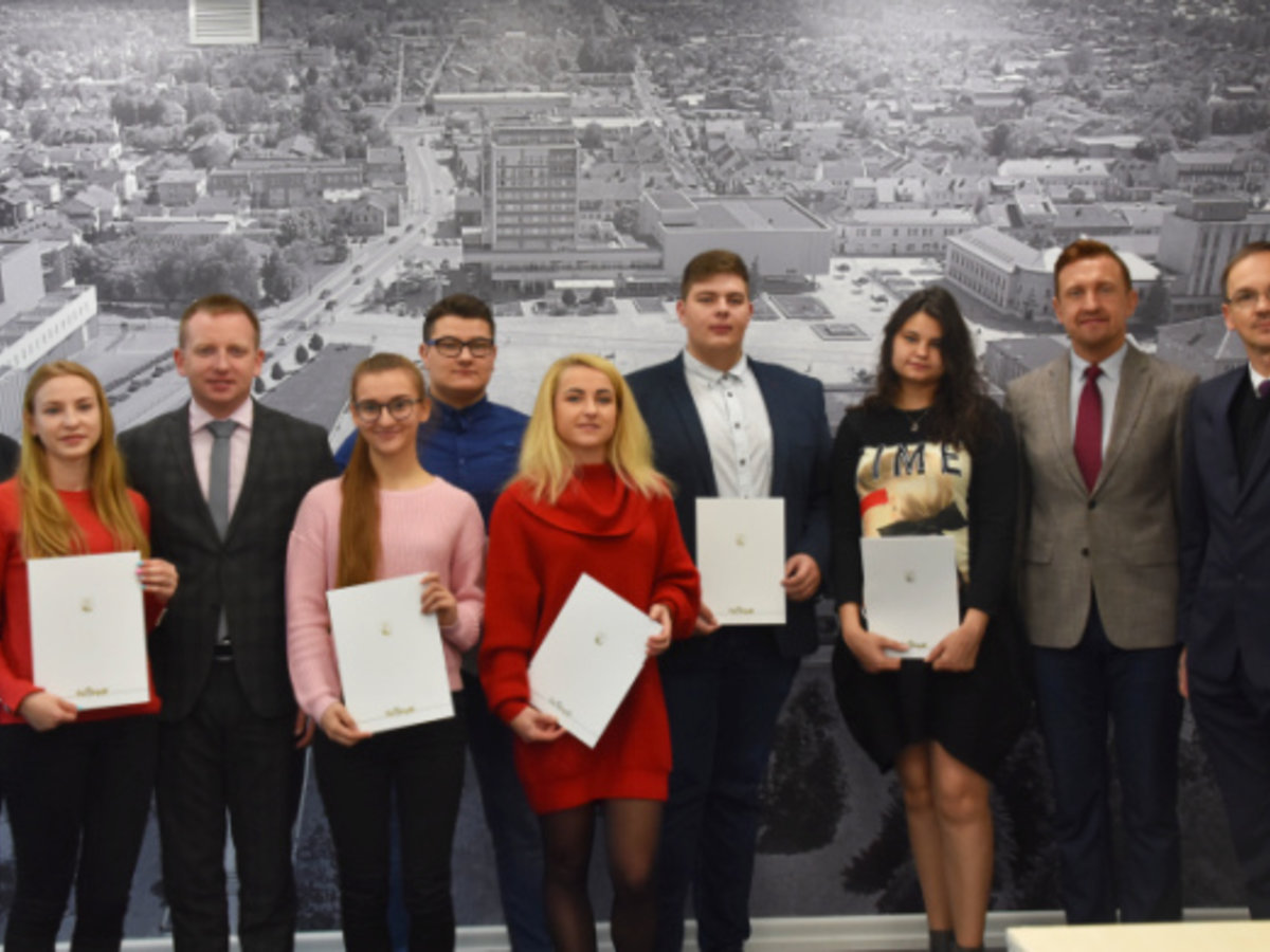 Marijampolės savivaldybės vardinės stipendijos -  geriausiems kolegijos studentams