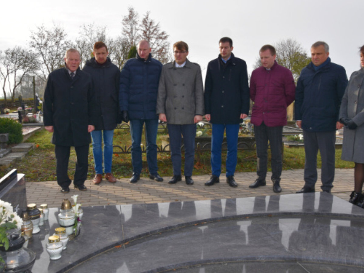 Prisiminti savivaldybės vadovai, Seimo nariai ir garsūs Marijampolės žmonės