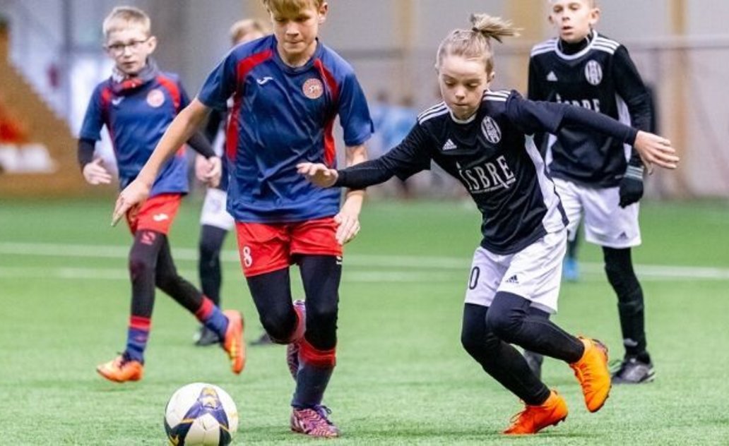 Marijampolę sudrebino tarptautinis vaikų futbolo turnyras