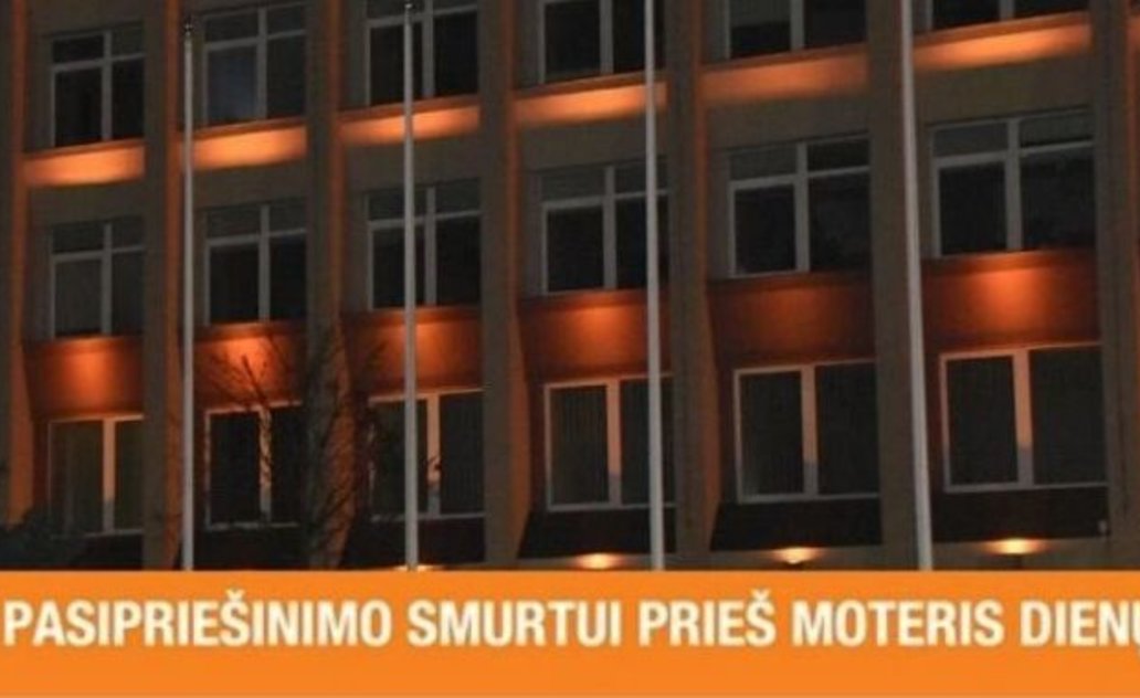 Oranžinė spalva – kovos prieš smurtą simbolis – Marijampolėje