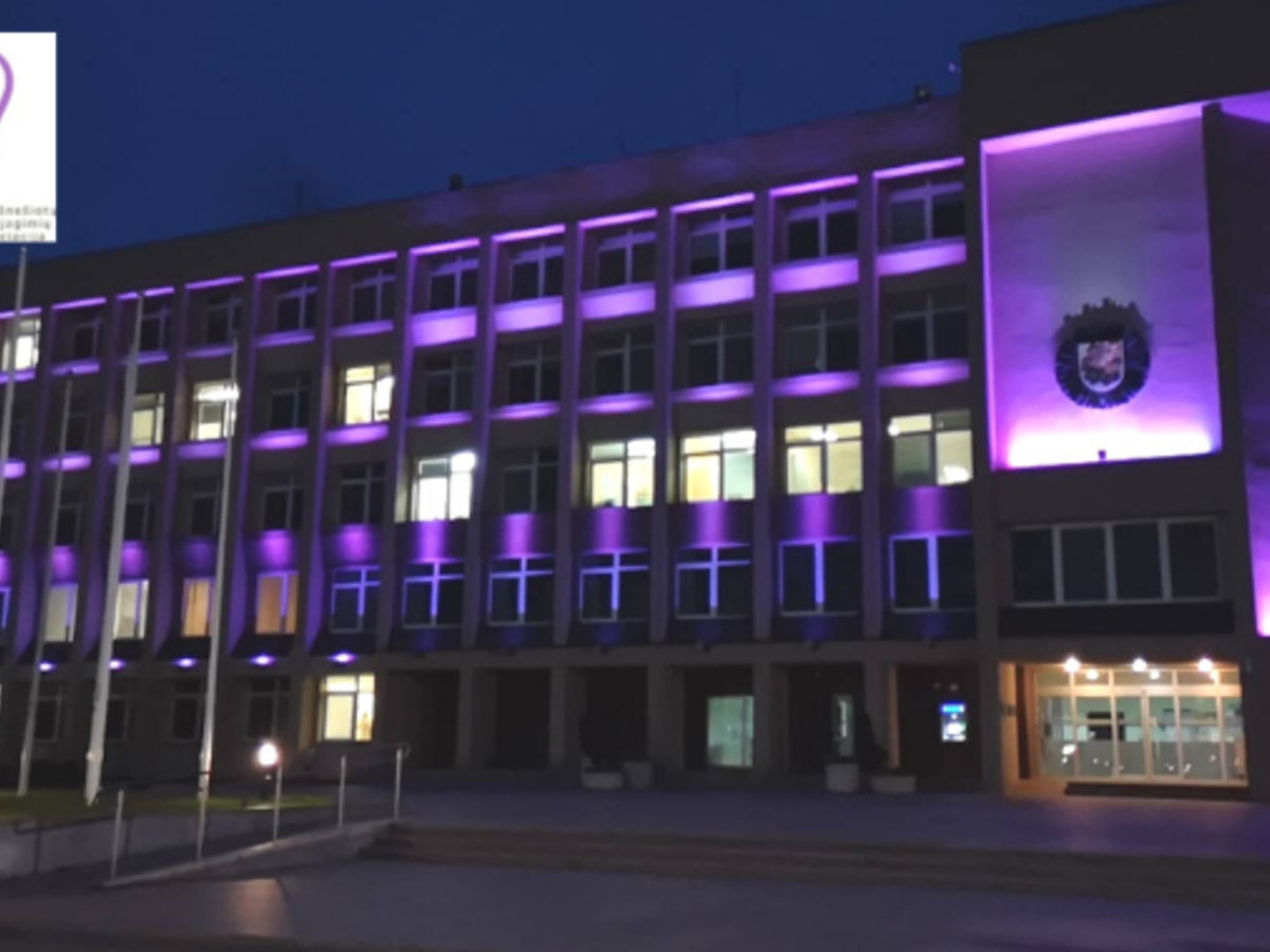 Purpurine spalva Marijampolė jungiasi prie Pasaulinės neišnešiotų naujagimių savaitės