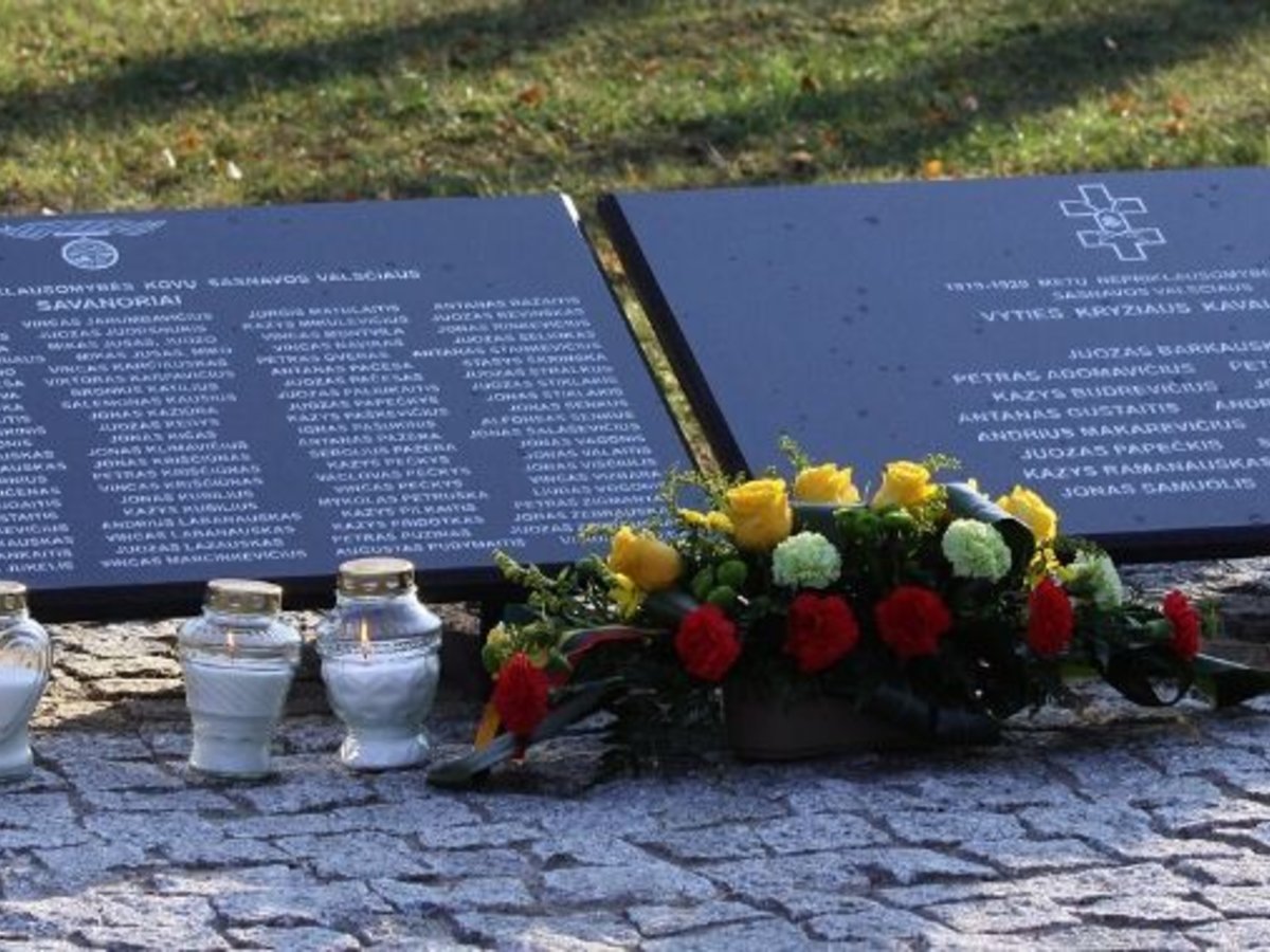  Sasnavoje pagerbtas Nepriklausomybės kovų savanorių ir Vyčio kryžiaus kavalierių atminimas 
