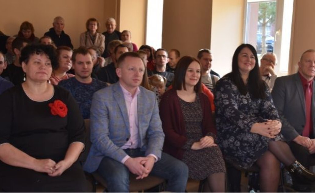 Marijampolės kurčiųjų bendruomenė Kalėdų švenčių laukimą pradėjo šventiniu susibūrimu