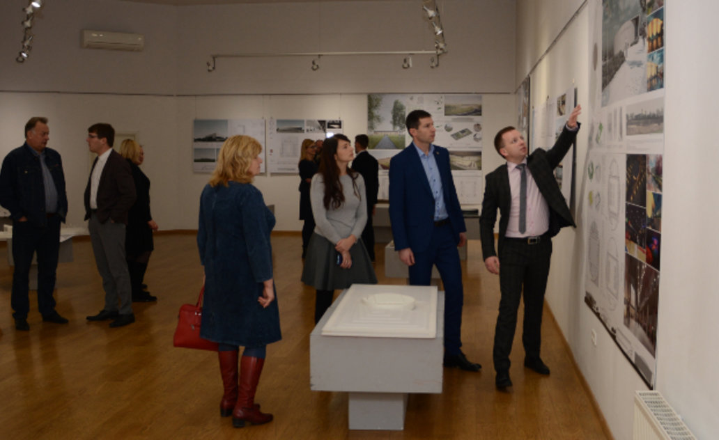 Pradedami eksponuoti daugiafunkcės  sporto arenos architektūrinės idėjos konkurso dalyvių darbai