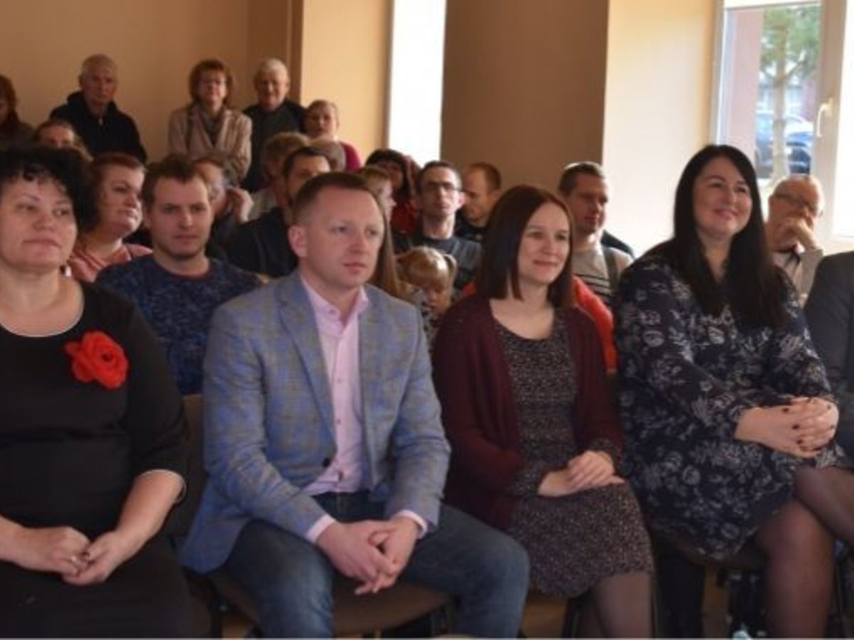 Marijampolės kurčiųjų bendruomenė Kalėdų švenčių laukimą pradėjo šventiniu susibūrimu