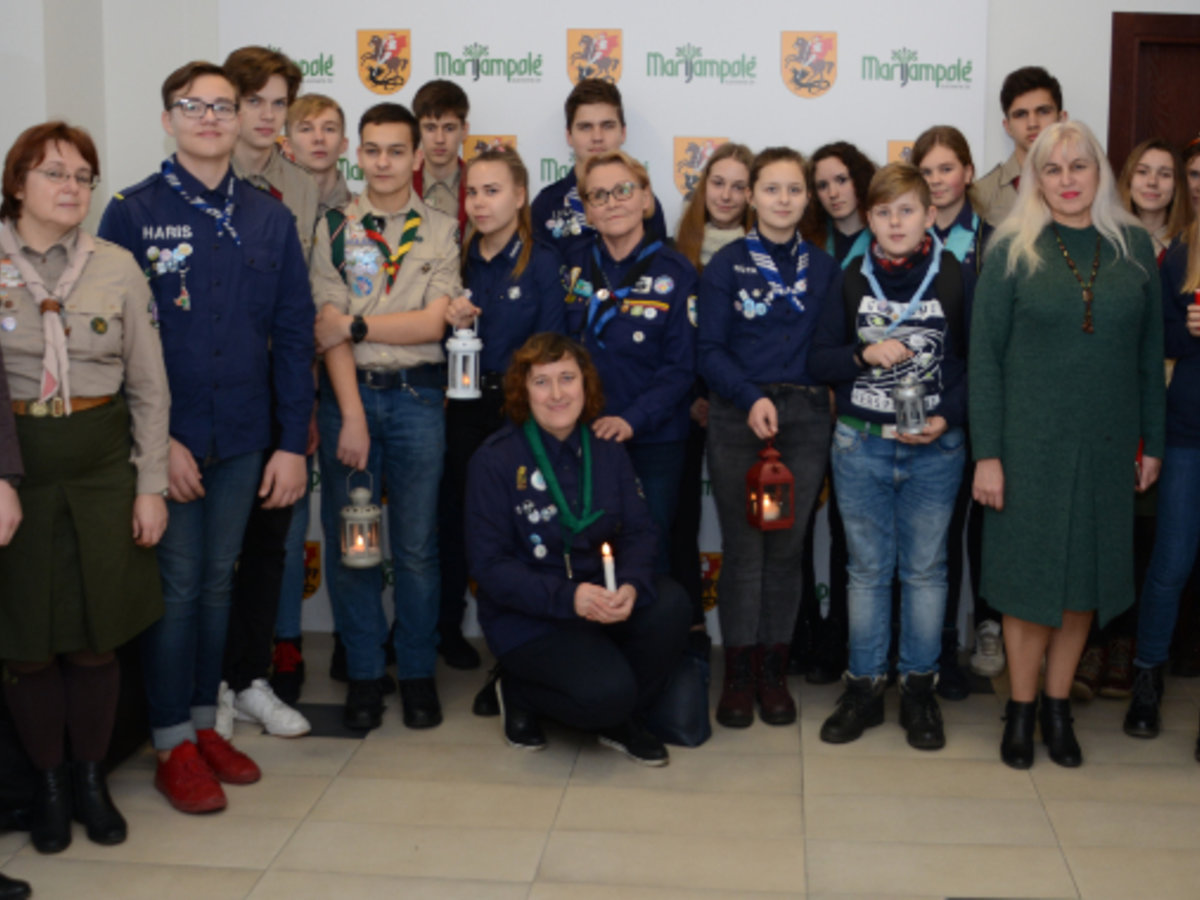 Į Marijampolę atkeliavo Betliejaus taikos ugnis