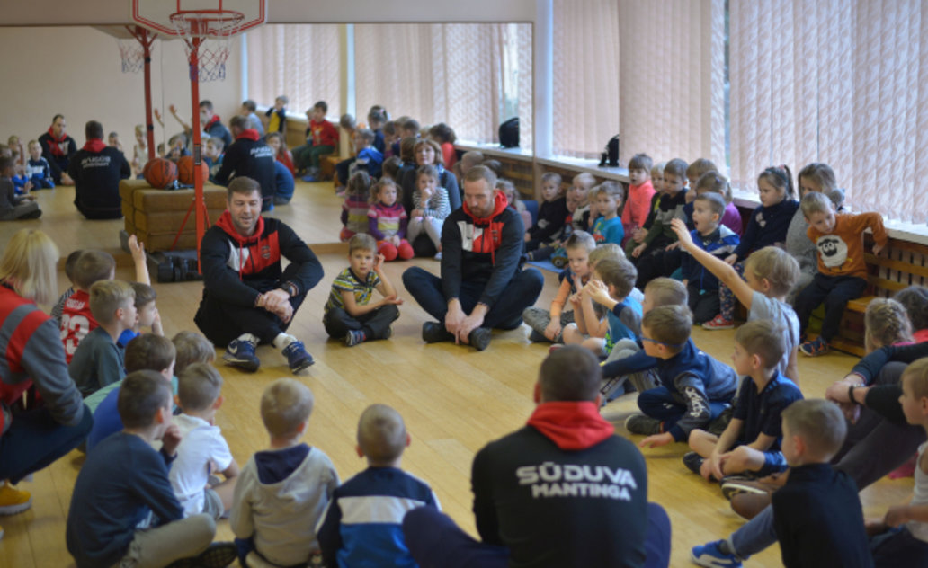 Darželius aplankęs „Sūduva-Mantinga“ klubas įvykdė socialinį projektą