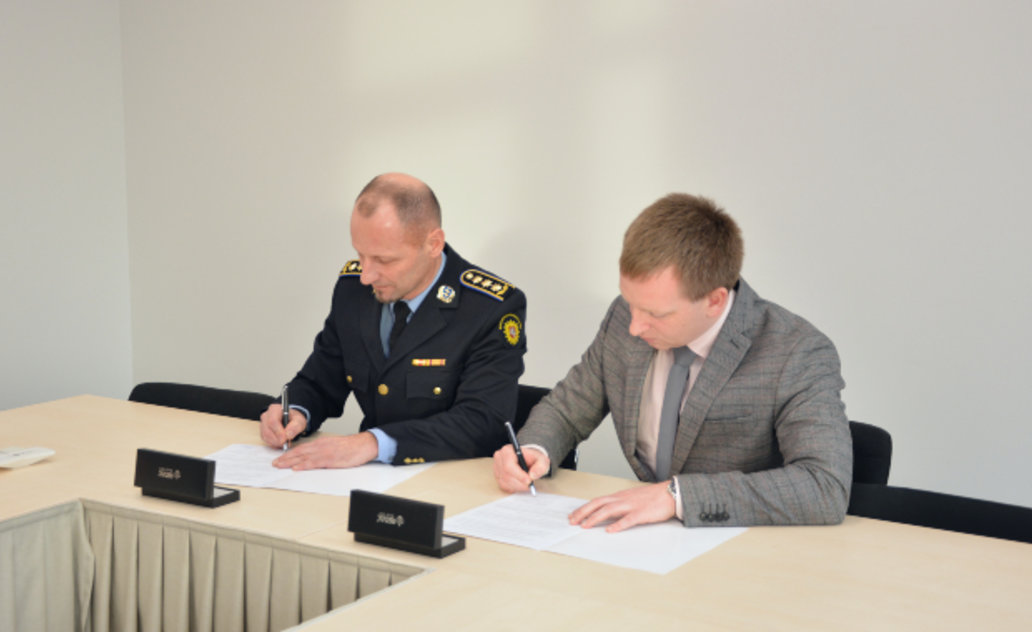 Marijampolės savivaldybės ir Marijampolės pataisos namų pasirašyta sutartis padės nuteistiesiems...