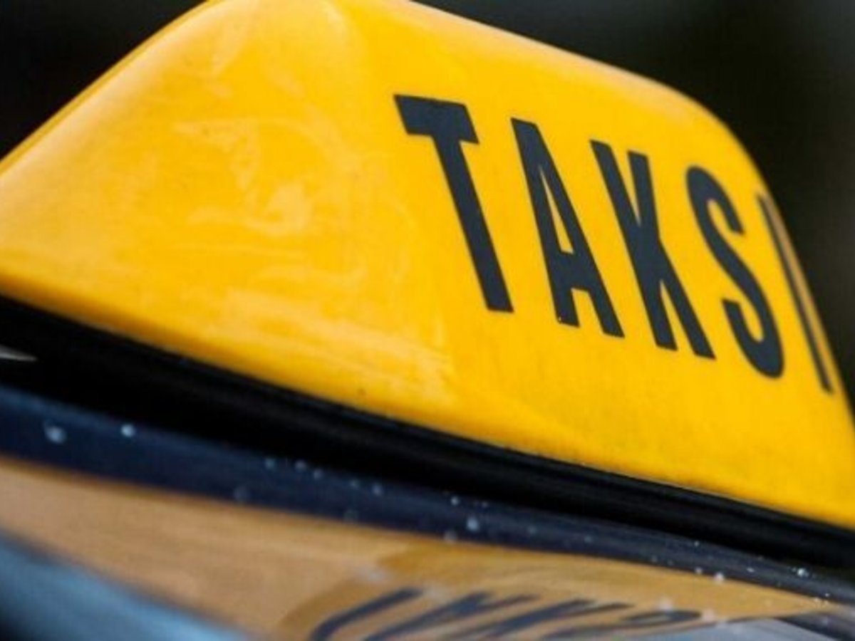 Nauji reikalavimai asmenims vykdantiems keleivių vežimo už atlygį lengvaisiais automobiliais veiklą