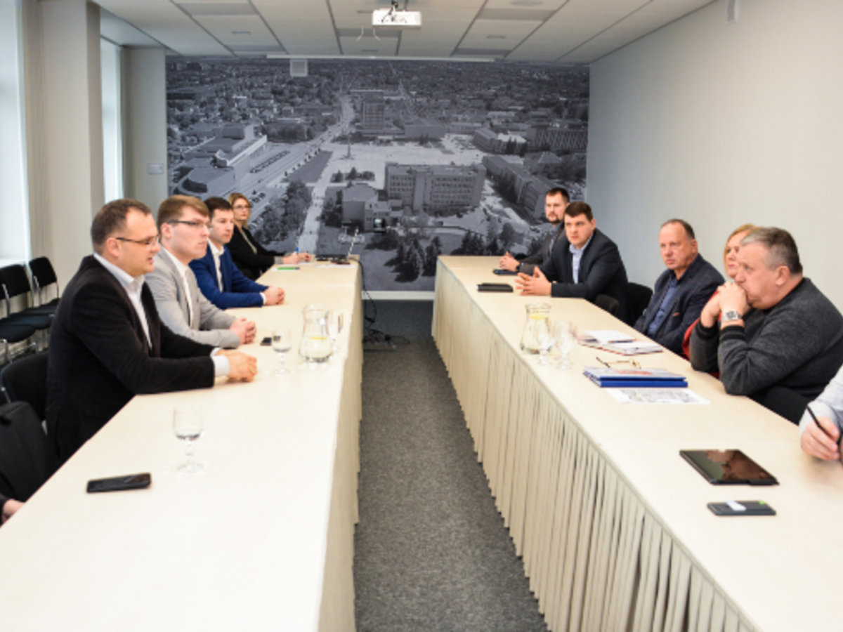 Aplinkos apsaugos ir kaimo reikalų komitete sutarta stiprinti aplinkos taršos kontrolę