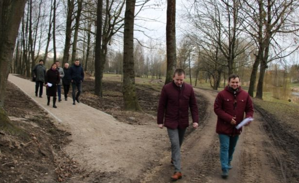 Ir toliau intensyviai tvarkomas Pašešupio parkas