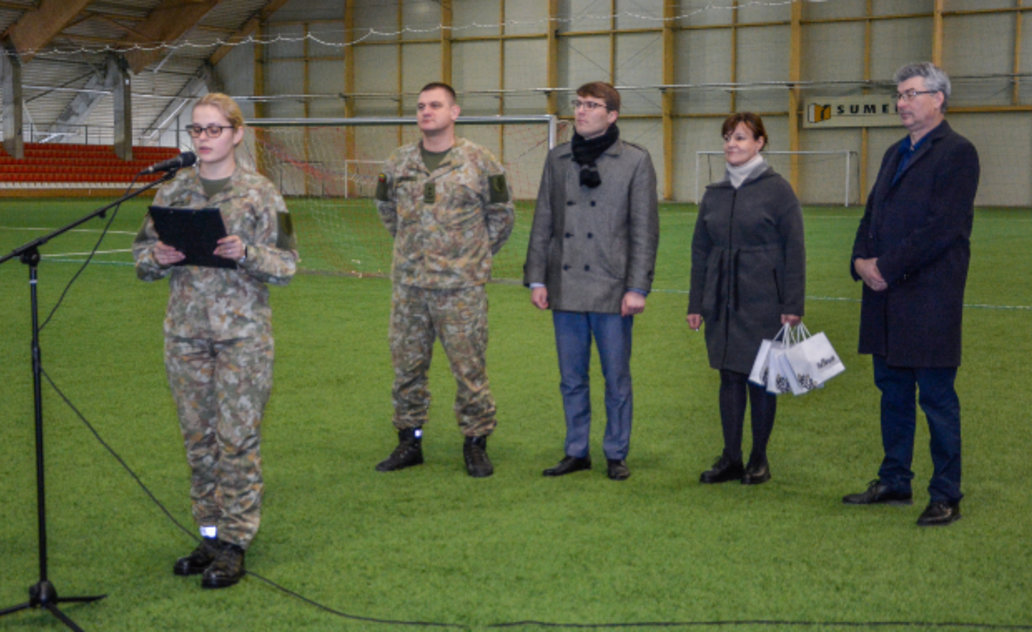 Kovo 11-osios futbolo turnyre varžėsi kariai ir pareigūnai