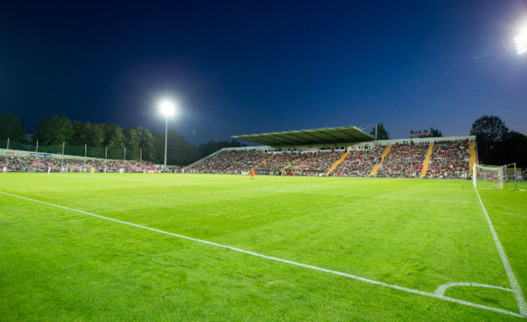 Atnaujintame Marijampolės futbolo stadione galės vykti aukščiausio lygio rungtynės 