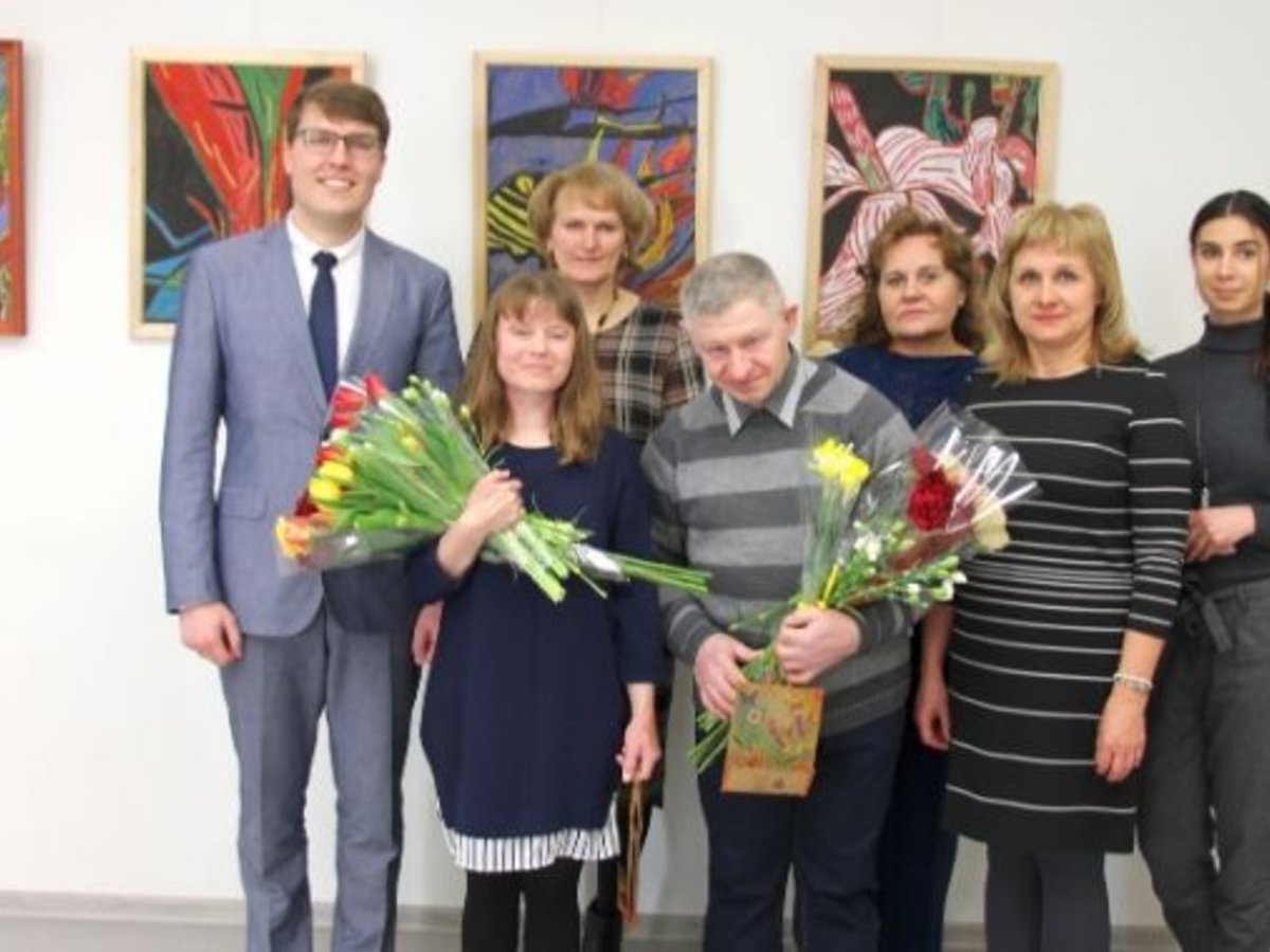 Tapybos darbų paroda „Žydėjimas“ – autorių dovana artėjančios Moters dienos proga