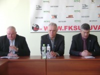 Meras V. Brazys, treneris V. Liubšys ir prezidentas V. Murauskas