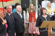 Jono Totoraičio mokyklos bendruomenę sveikina direktorė Renata Stebuliauskienė
