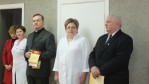 Ligoninės kapelionas, direktorė A. Kuodienė ir meras V. Brazys