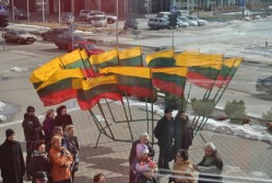Trispalvės prie Kultūros centro