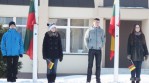 Vėliavos kėlė Rygiškių Jono gimnazijos gimnazistai